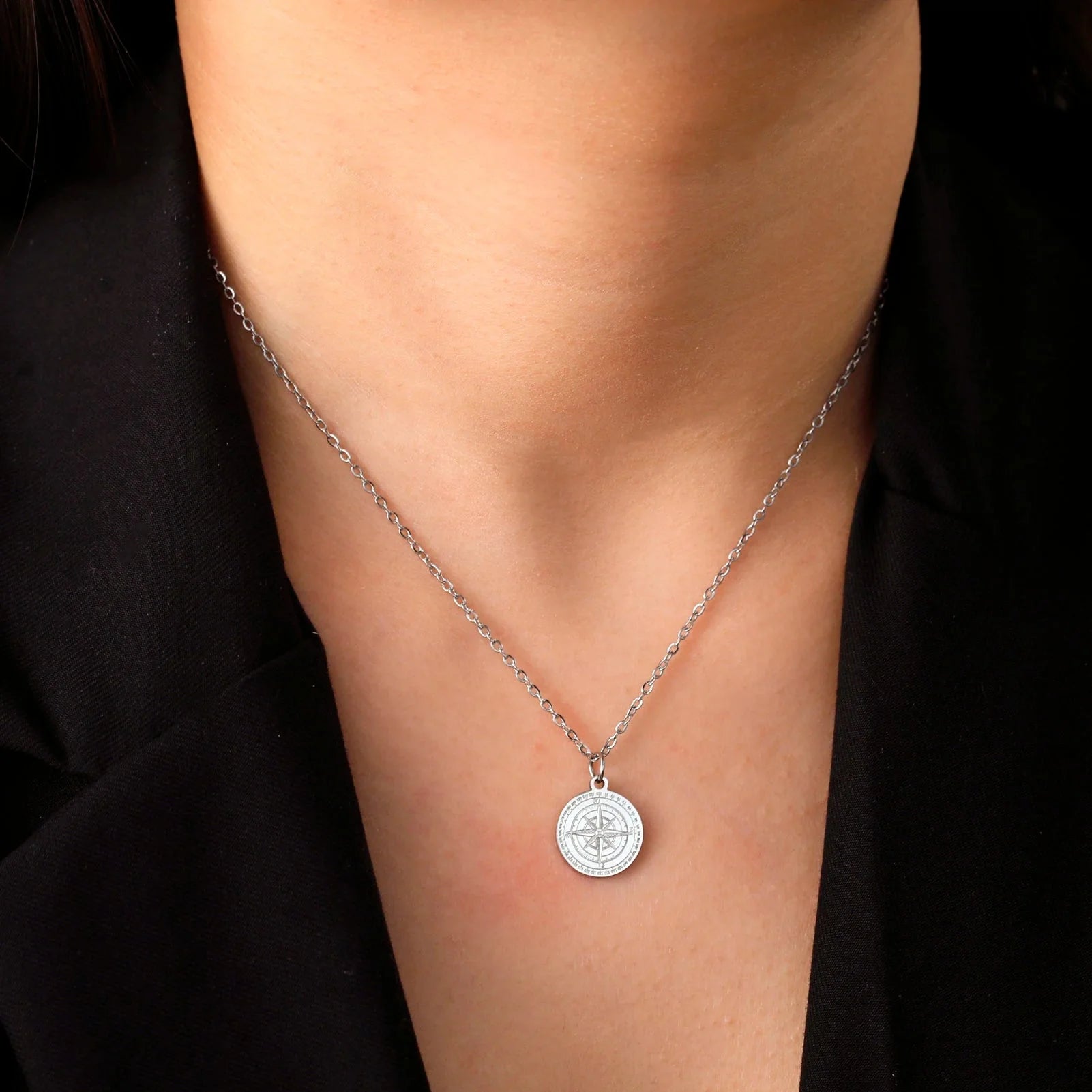 Halskæde til kvinder med kompasvedhæng, sølv kardinal vindrose
