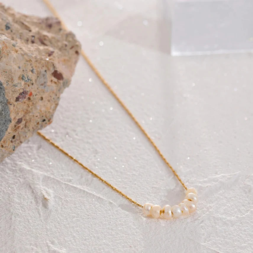 Halskæde med naturlige perler guld