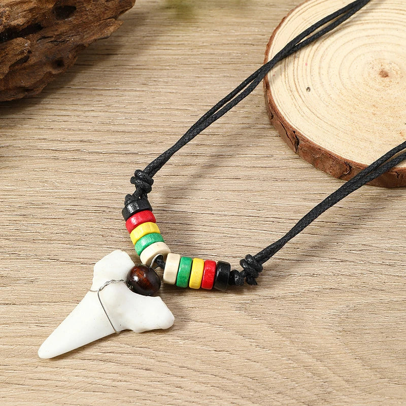 Collier Pendentif avec Dent de Requin 3