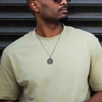 Naszyjnik z wisiorkiem kompasu morskiego różą wiatrów dla mężczyzn