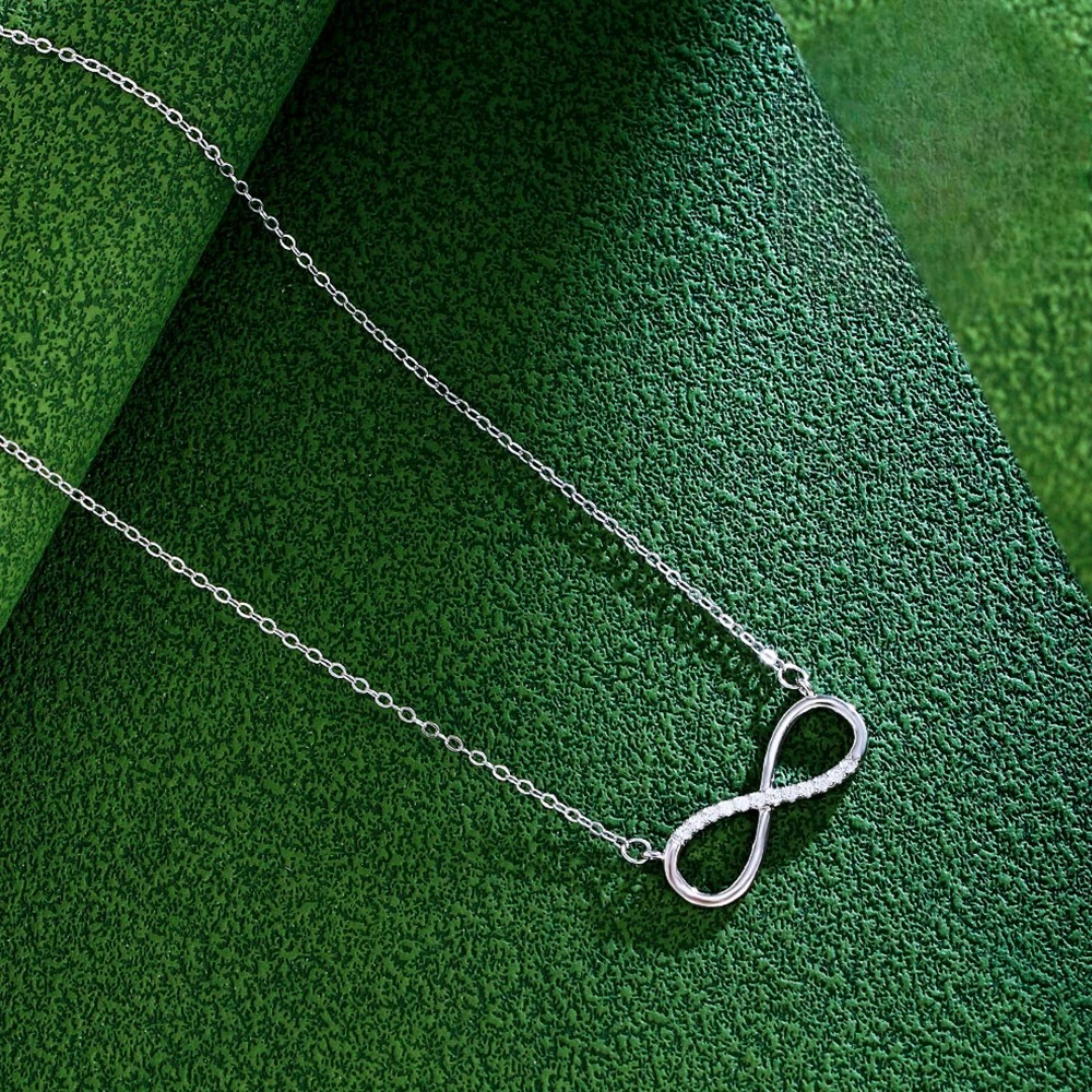 Naszyjnik z zawieszką z urokiem i nieskończonym cyrkoniowym