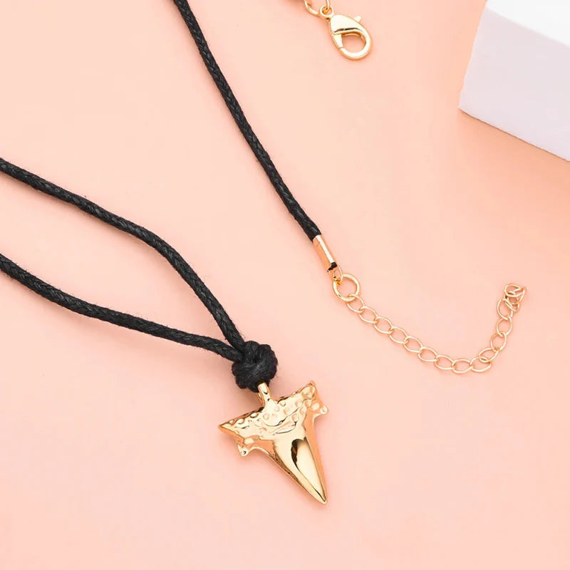 Collier Pendentif Dent de Requin pour Homme or