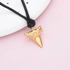 Naszyjnik z zawieszką zęba rekina dla mężczyzn złoty