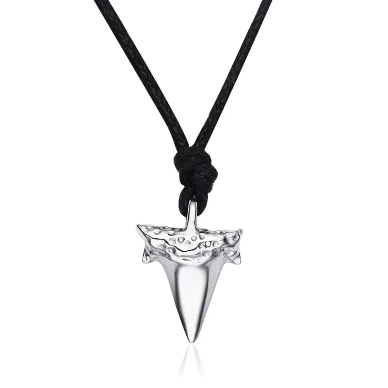 Collier Pendentif Dent de Requin pour Homme argent
