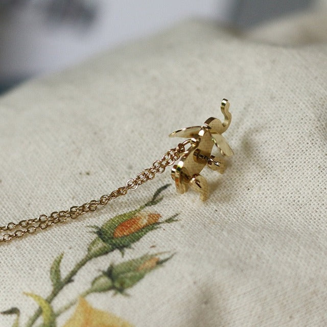 Naszyjnik z zawieszką w kształcie słonia
