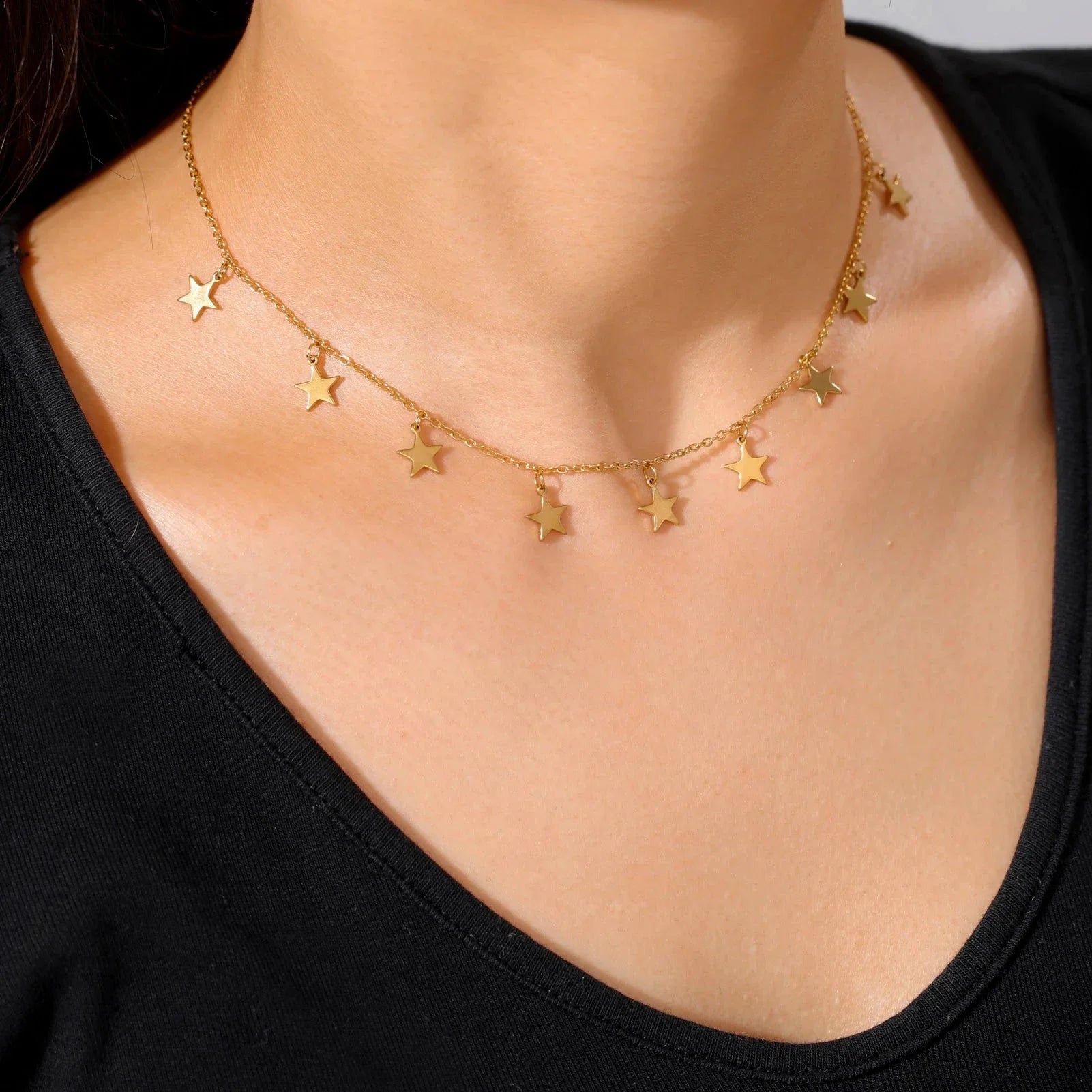 Naszyjnik z zawieszką w kształcie gwiazdy astrologicznej złoty