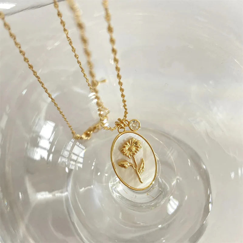 Collier Pendentif Fleur Signe du Zodiaque