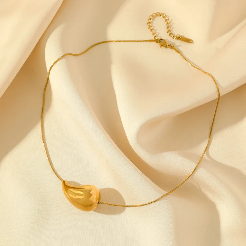 Náhrdelník s přívěskem Kapka vody zlato styl 2