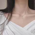 Naszyjnik z zawieszką w kształcie księżyca z cyrkonią dla kobiet, srebrny