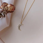 Naszyjnik z zawieszką w kształcie księżyca z cyrkonią dla kobiet, złoty