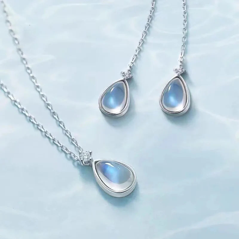 Collier Pendentif Ovale Fertilité de la Femme Pierre de Lune