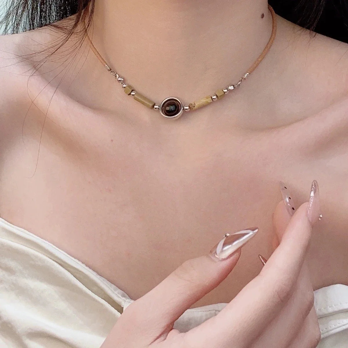 Collier Pendentif Ras de Cou Oeil de Tigre