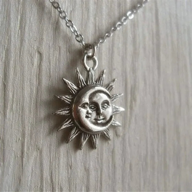 Collier Pendentif Soleil et Lune Homme ou Femme
