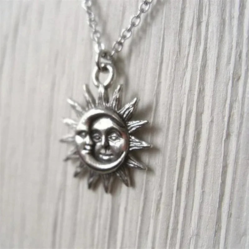 Collier Pendentif Soleil et Lune Homme ou Femme