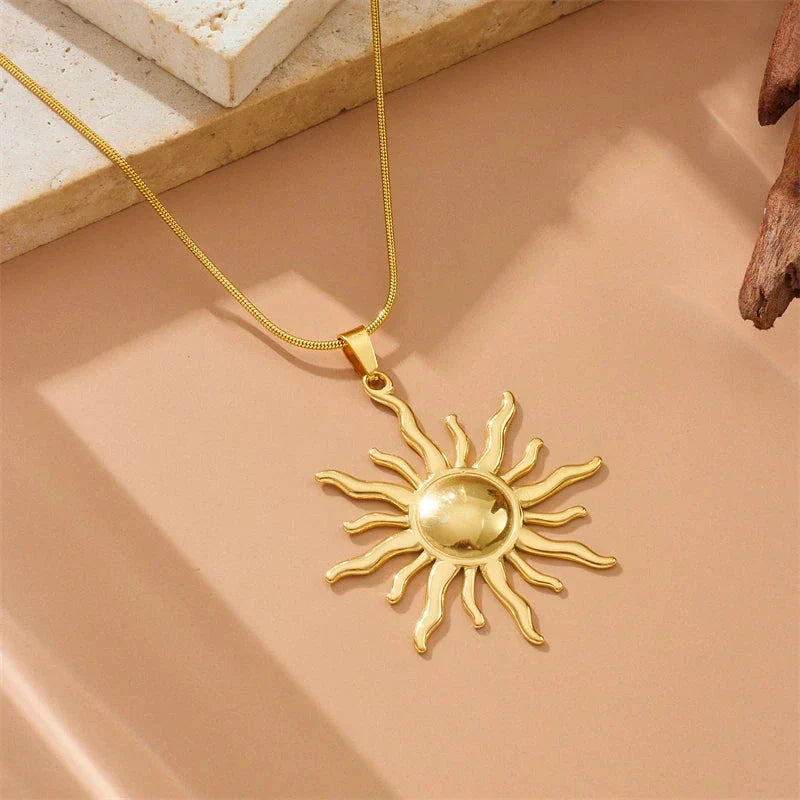 Collier Pendentif Soleil pour Femme