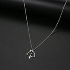 Náhrdelník s přívěskem minimalistická hlava koně stříbrný