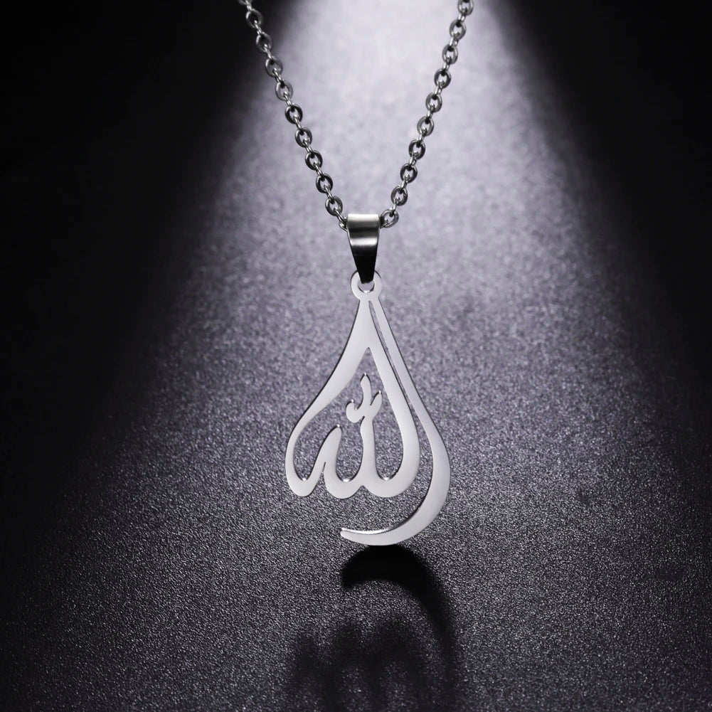 Naszyjnik dla mężczyzny lub kobiety z arabską muzułmańską islamską zawieszką Allah w kolorze srebrnym