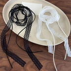 Choker z zawieszką w kształcie kokardy 