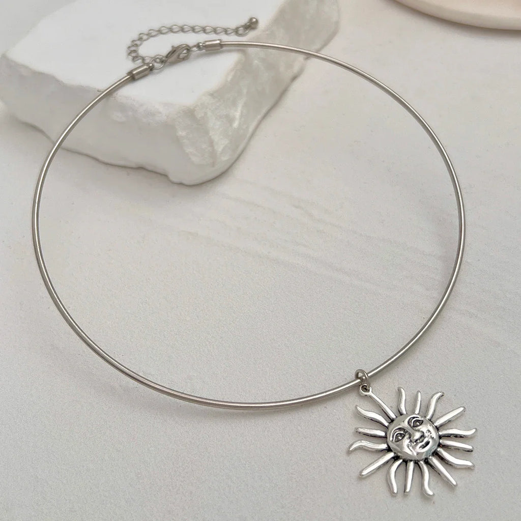 Collier Ras de Cou avec Pendentif Soleil argent