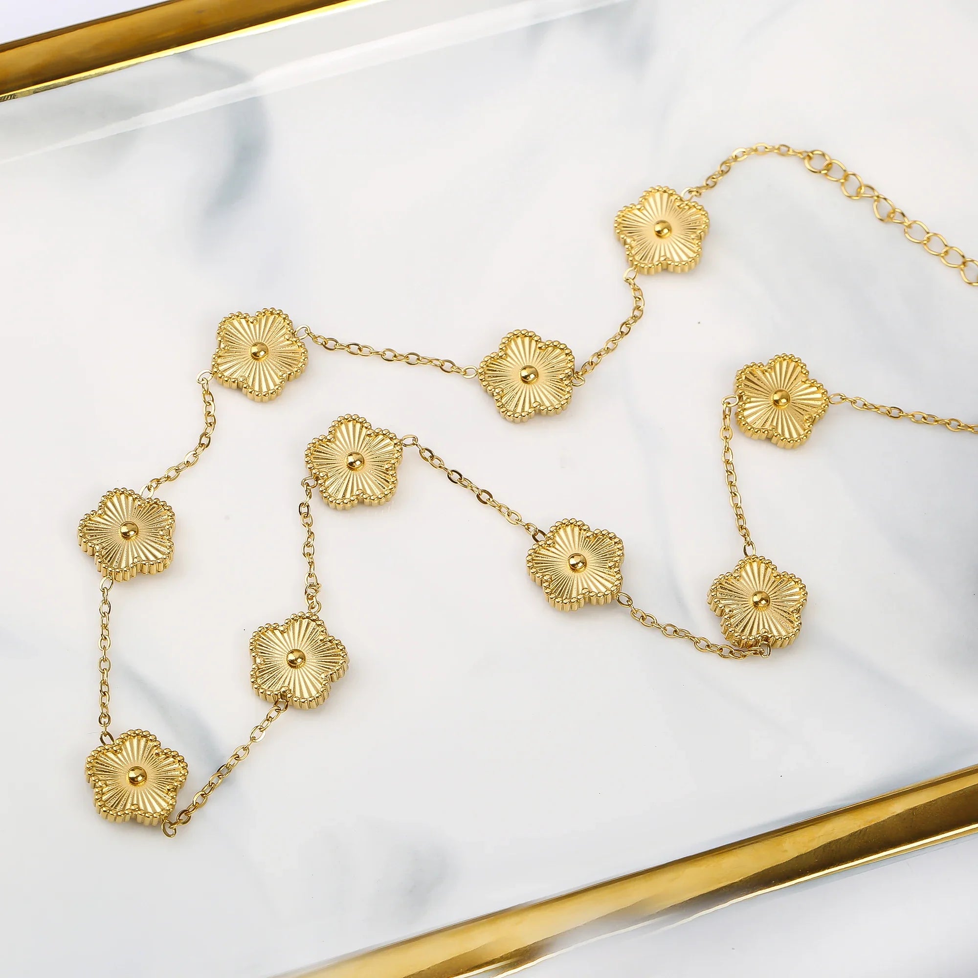 Collier Ras de Cou avec Pendentifs Trèfle à 5 Feuilles