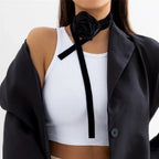 Elegancki naszyjnik obroża z dużym czarnym różanym kwiatem 2