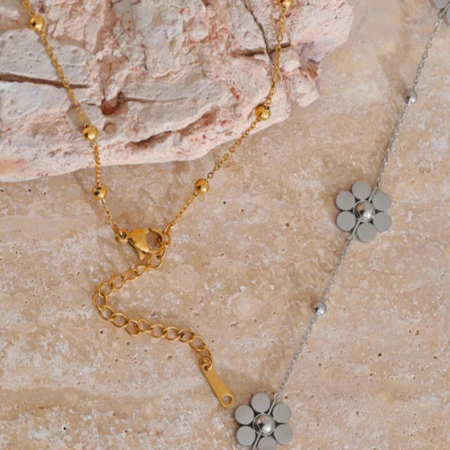 Naszyjnik Choker z zawieszką z kwiatami srebrny