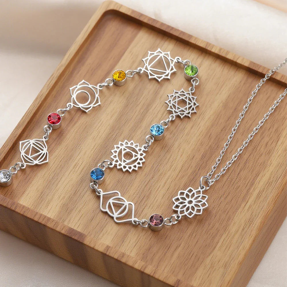 Collier Ras de Cou Pendentif avec Pierres en Zircon 7 Chakras argent