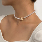 Naszyjnik obroża z zawieszką kwiat biały i srebrny