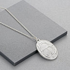 Naszyjnik z egipskim skarabeuszem ze srebra