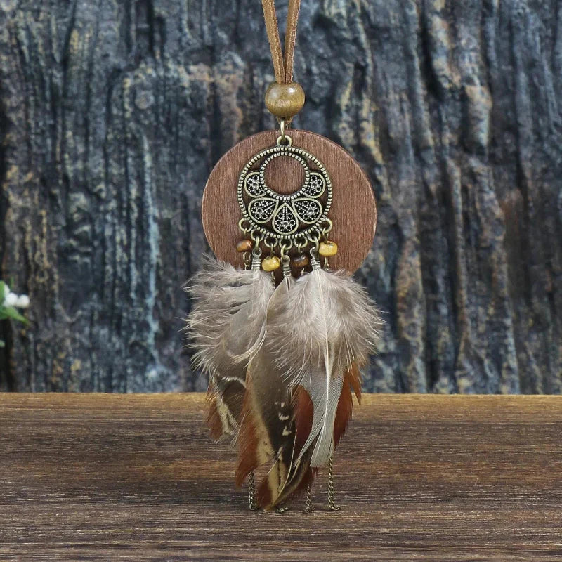 Collier Style Bohême avec Pendentif Plume