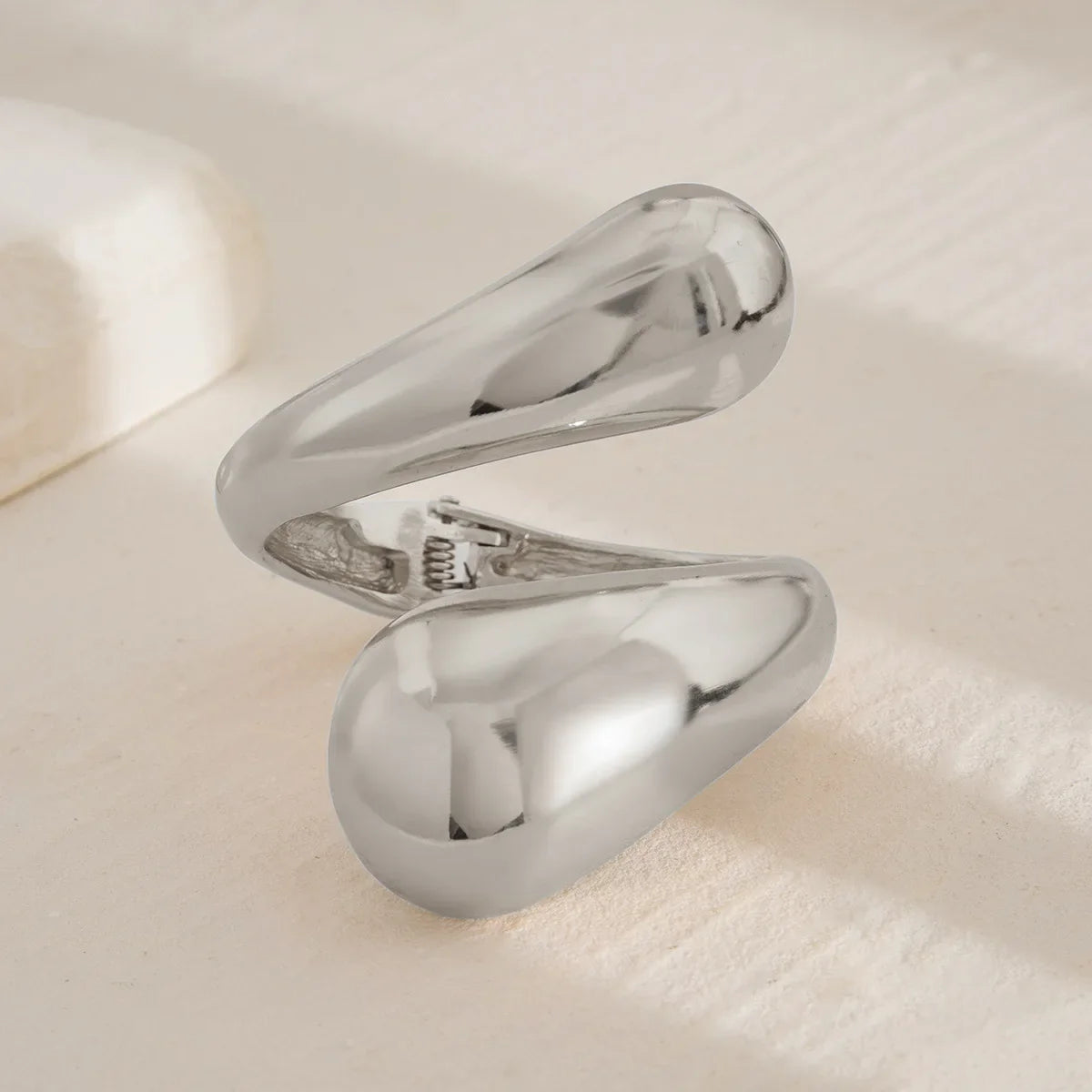 Duża bransoletka typu gourmette kropla wody srebrna