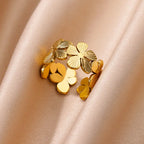 Duży pierścień kwiatowy z 5 złotymi płatkami