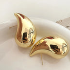 Duże kolczyki wkrętki w kształcie kropli wody, złote