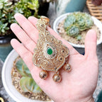 Długi naszyjnik z tradycyjną zawieszką ślubną na arabskie przyjęcie w kolorze zielonym