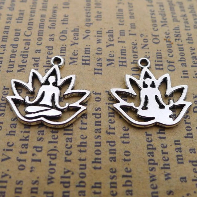 Srebrny wisiorek Buddy